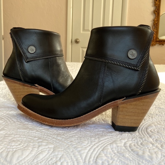 Old West Leather Heeled, Zip Ankle Booties, Size 5 Med. - Picture 3 of 7